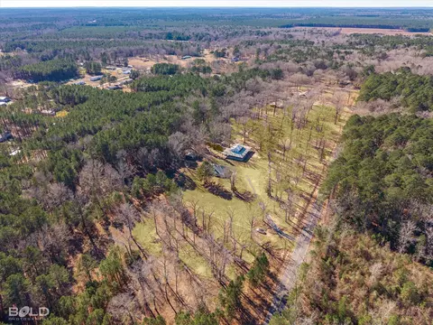 136 Scarborough Rd, Benton, LA 71006