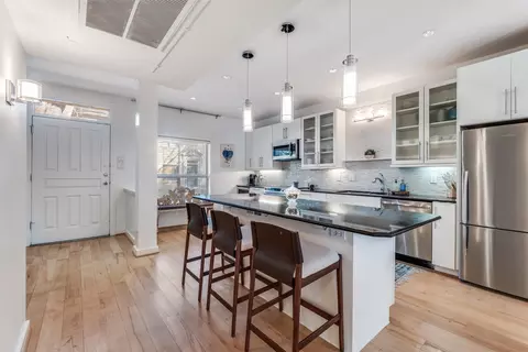 7404 W Northwest Hwy #3, Dallas, TX 75225