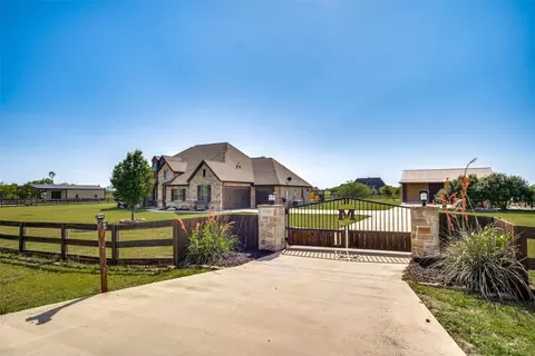 2785 George Owens Rd, Ponder, TX 76259