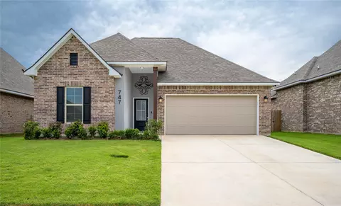 747 Crozier Dr, Bossier City, LA 71111