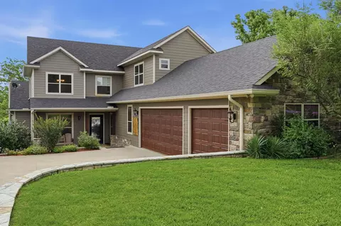 114 Blackfoot Trl, Lake Kiowa, TX 76240