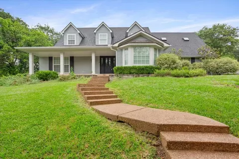 402 Shadow Mountain Dr, Woodway, TX 76712