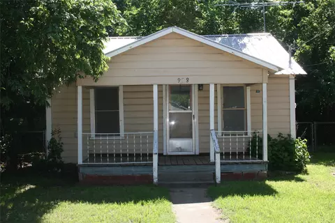 908 Franklin St, Weatherford, TX 76086