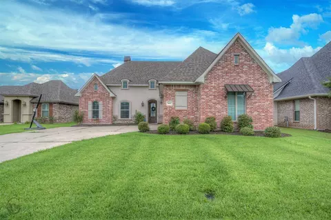 402 Halifax Cir, Benton, LA 71006