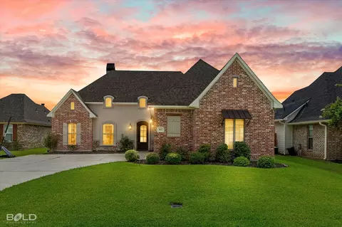 402 Halifax Cir, Benton, LA 71006
