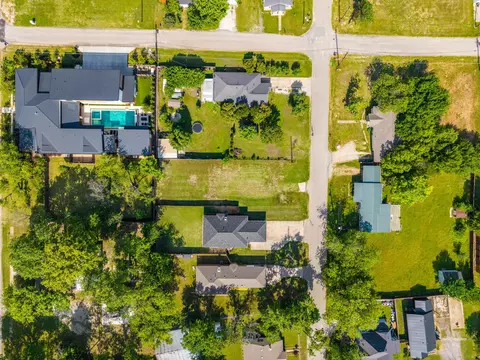 405 E Maple St, Celina, TX 75009 photo 12
