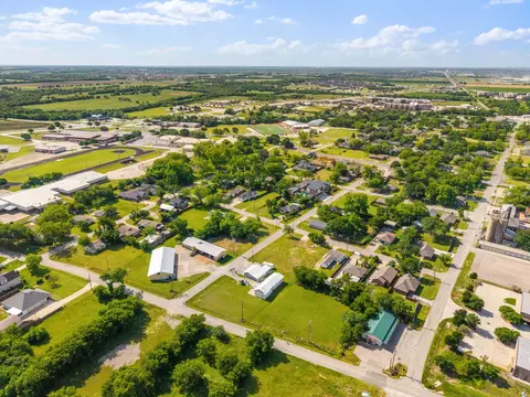 405 E Maple St, Celina, TX 75009 photo 14