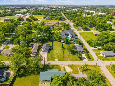 405 E Maple St, Celina, TX 75009 photo 11