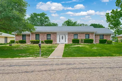 405 Brookwood Dr, Mount Pleasant, TX 75455