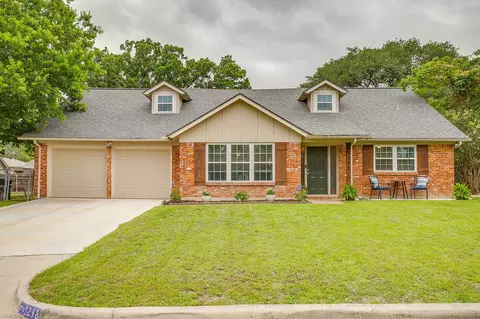 5248 Greene Ave, Fort Worth, TX 76133