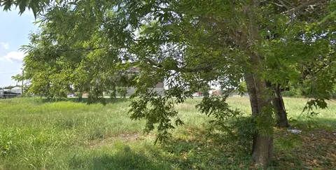 651 E 3rd St, Lancaster, TX 75146 photo 2