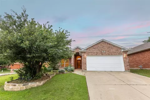 9901 Bend Ct, Fort Worth, TX 76177