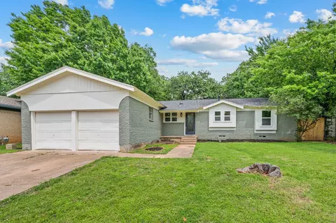 1307 Ravenwood Dr, Arlington, TX 76013