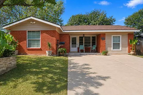 3404 Livingston Ave, Fort Worth, TX 76110