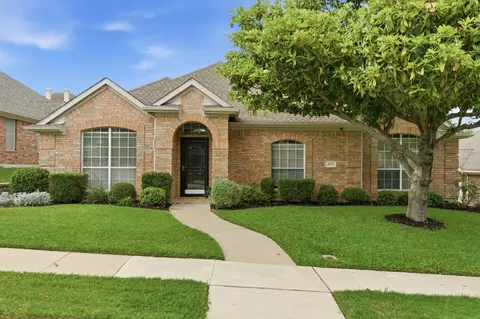 437 Crestview Point Dr, Lewisville, TX 75067