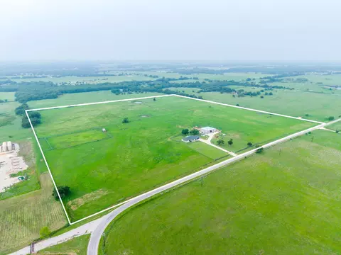 3914 Alamo Rd, Bowie, TX 76230