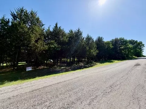 363 Willow Dr, Pottsboro, TX 75076
