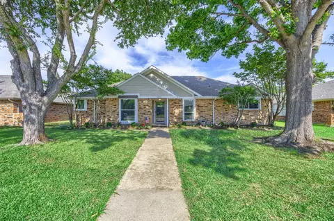 3916 Spring Hollow Dr, Carrollton, TX 75007