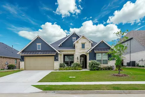 6940 Basket Flower Rd, Roanoke, TX 76262