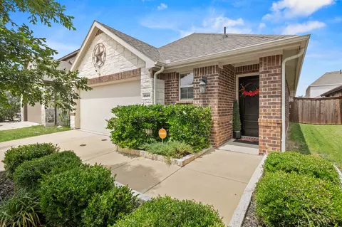 2550 Pettus Dr, Forney, TX 75126
