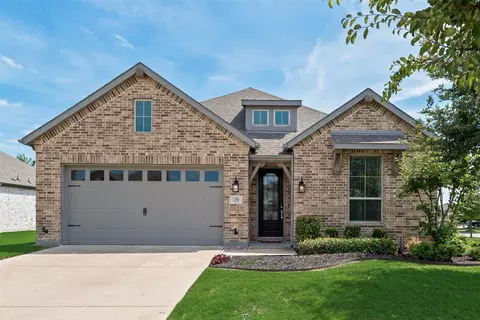 330 Windsor St, Waxahachie, TX 75165