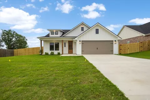 16429 Clearview Dr, Lindale, TX 75771