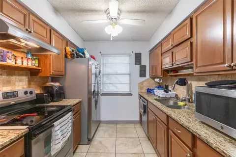 Kitchen - 1702 Chachalaca Ln, Abilene, TX 79605 photo 1 of 4