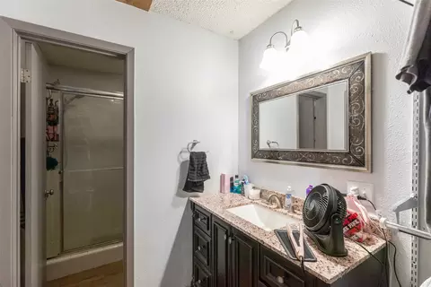 Bath - 1702 Chachalaca Ln, Abilene, TX 79605 photo 1 of 4