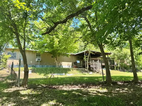 1135 Ira Ward Ln, Gainesville, TX 76240