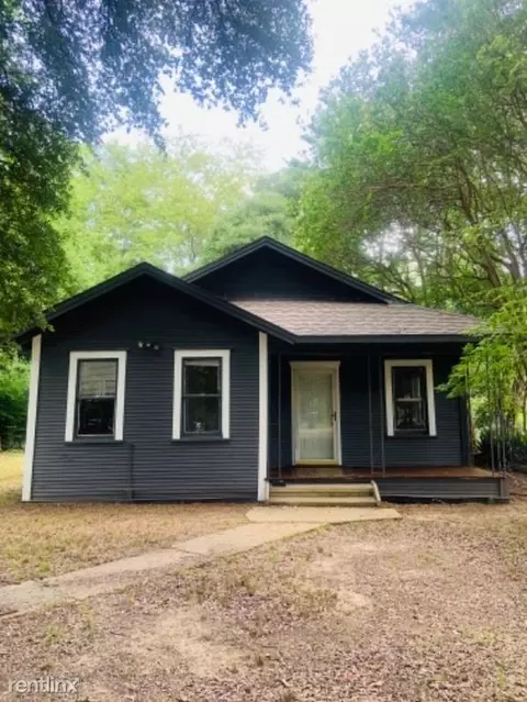 636 W 72nd St, Shreveport, LA 71106