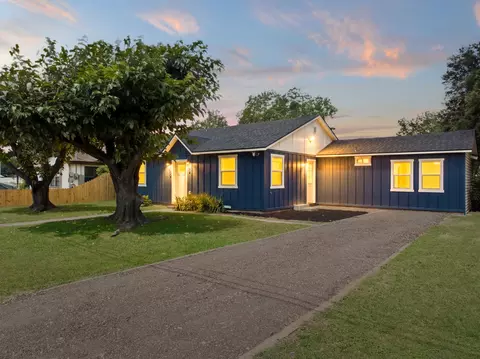 2520 Briarwood Ln, Bellmead, TX 76705