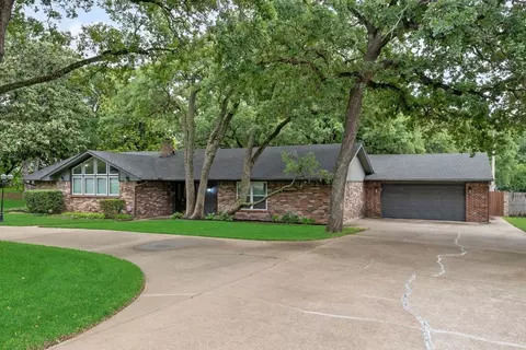 4500 Hacienda Dr, Arlington, TX 76017