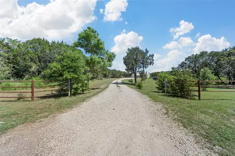 1571 Highland Pkwy, China Spring, TX 76633