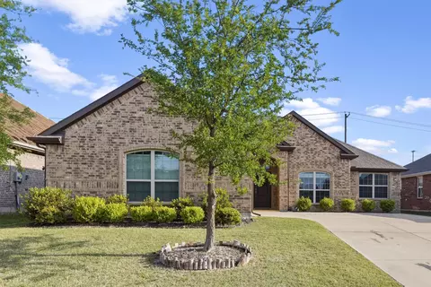 208 Hitching Post Rd, Red Oak, TX 75154