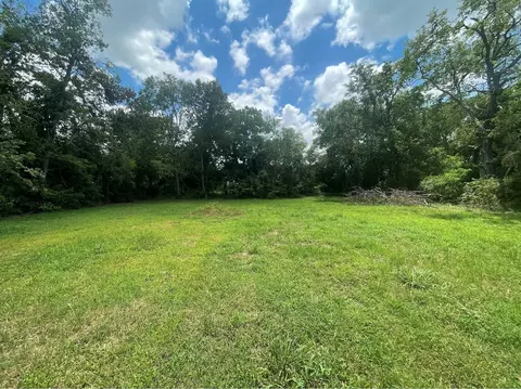 1127 W End St, Terrell, TX 75160