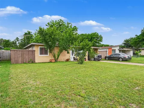 1217 California Pkwy S, Fort Worth, TX 76134