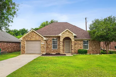 106 Owen Way, Waxahachie, TX 75165
