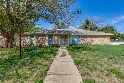 3800 Van Deman Dr, Benbrook, TX 76116