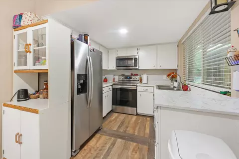 401 Columbia Cir, Lake Dallas, TX 75065