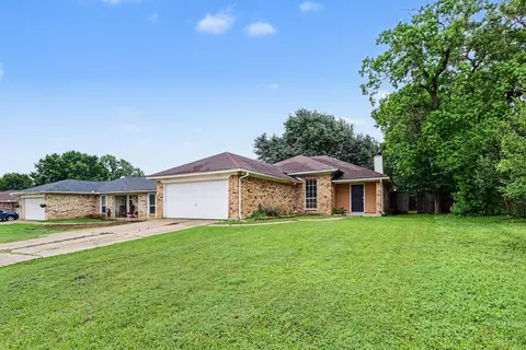 313 Sunnyview Dr, Mansfield, TX 76063