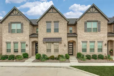 1888 Strand St, Farmers Branch, TX 75234