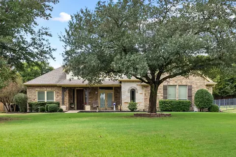 1666 Plum Creek Dr, Midlothian, TX 76065