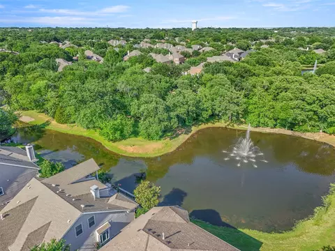 2302 Grizzly Run Ln, Euless, TX 76039