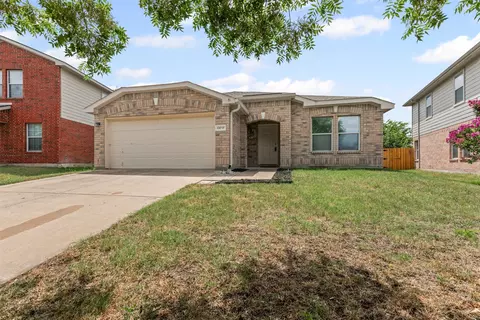 13717 Canyon Ranch Rd, Roanoke, TX 76262