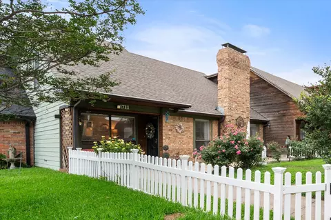 1711 Clearbrook Ln, Corsicana, TX 75110
