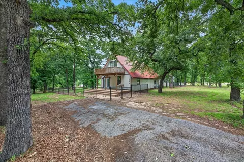 203 Fairway Dr, Nocona, TX 76255