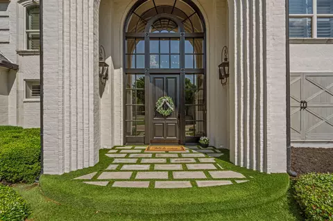 6345 Meadows West Dr, Fort Worth, TX 76132