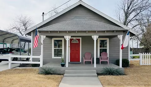 506 W Grand Ave, Comanche, TX 76442