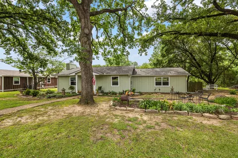 713 Midway Rd, Tool, TX 75143