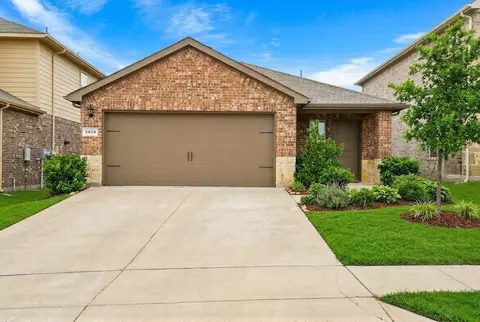 2818 Highgarden Trl, Crandall, TX 75114